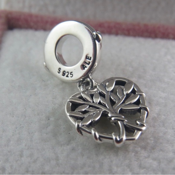 Pandora Family Charm Family Tree Charm Heart Family Tree Charm #799149C00 (F10) - Picture 2 of 4